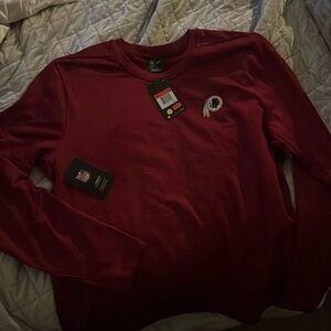 Redskins men large long sleeve light sweatshirt material. Size large.